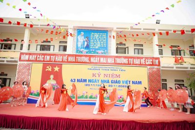 Trường THCS Ninh Tiến tổ chức hội thi văn nghệ chào mừng ngày Nhà giáo Việt Nam 20/11